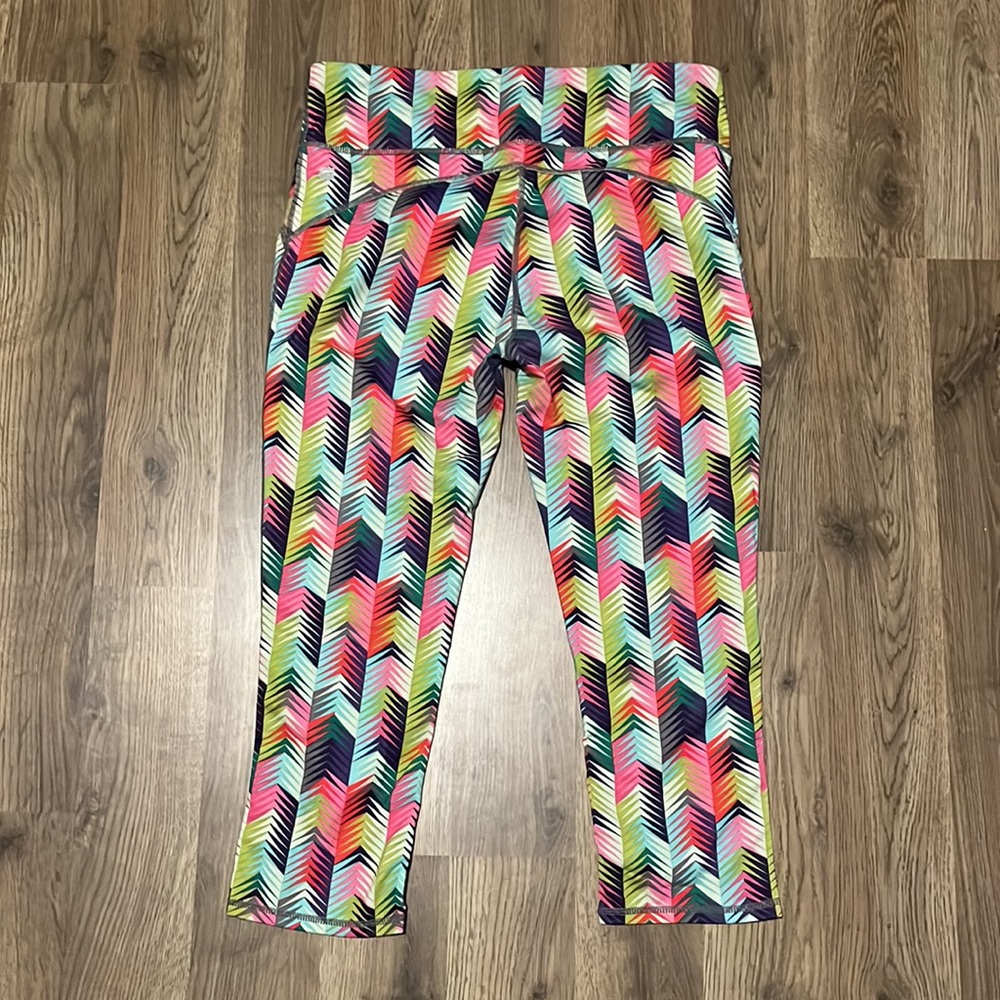 Fabletics W Capris - Picture 2 of 6